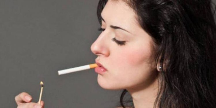 woman-smoking