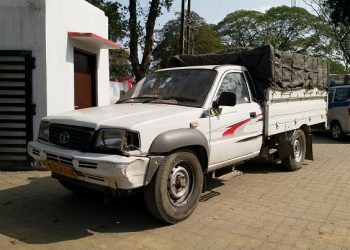 Illegal wood carrer vhicle
