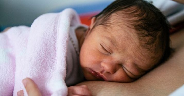 baby-month-1-your-newborn-guide-722x406-1501654224