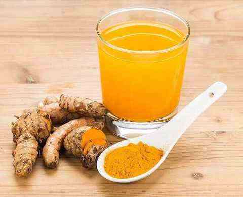 Benefits of drinking warm water with turmeric powder