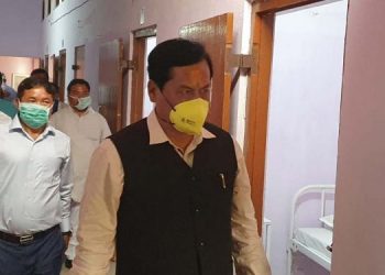 Assam CM Sonowal visits FAAMCH in Barpeta, takes stock of readiness to fight COVID-19