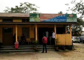 ল’কডাউনৰ মাজত পাঠশালাত ৬জনক গ্ৰেপ্তাৰ, মদৰ ভাতী উৎখাত