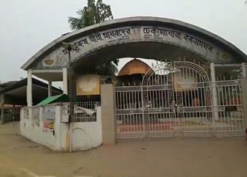 ক’ৰ’নাৰ বিৰুদ্ধে যুঁজাৰ বাবে ঢেকীয়াখোৱা বৰনামঘৰৰ অসম চৰকাৰলৈ ১ লাখ টকাৰ অনুদান