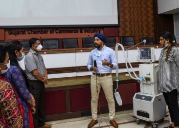১৪ মহীয়া শিশুৰ প্ৰাণ কাঢ়ি নিলে মহামাৰী ক’ৰ’না ভাইৰাছে