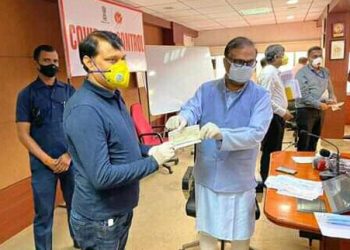 ক’ৰ’নাৰ বিৰুদ্ধে যুঁজিবলৈ জোনমণি দেৱী খাউণ্ড আৰু স্বামীয়ে ৰাজ্য চৰকাৰলৈ আগবঢ়ালে সাহায্য