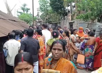 পাণ্ডুত খাদ্য সামগ্ৰী বিতৰণৰ সময়ত ল’কডাউন ভংগ কৰি শতাধিক দায়িত্বজ্ঞানহীন জনতাৰ ভিৰ