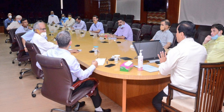 CM Sonowal meets advisory committee for revitalisation of economy