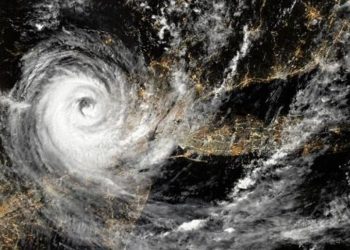 ঘূৰ্ণীবতাহ ‘আমফান’ৰ আগমণ; সতৰ্কতা জাৰি ওড়িশাৰ ১২ খন উপকূলীয় জিলাত