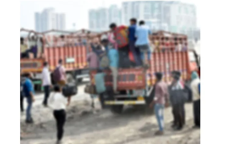 শোকাৱহ; ঘৰলৈ আহি থকা অৱস্থাত পথ দুৰ্ঘটনাত পুনৰ ২৪ গৰাকী প্ৰব্ৰজিত শ্ৰমিকৰ কৰুণ মৃত্যু