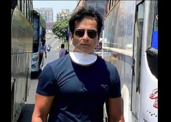 প্ৰব্ৰজিত শ্ৰমিকৰ সহায়ৰ বাবে হেল্পলাইন নম্বৰ মুকলি কৰিলে বলিউদৰ অভিনেতা চনু চুডে