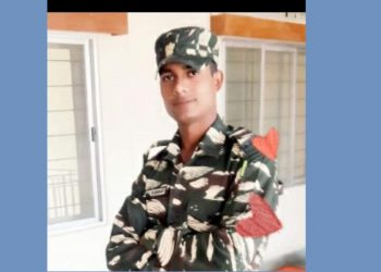 তিনিচুকীয়াত আৰ এছ এছৰ কাৰ্য্যালয়ত চি আৰ পি এফৰ জোৱানৰ গুলীয়াই আত্মহত্যাক কেন্দ্ৰ কৰি চাঞ্চল্য