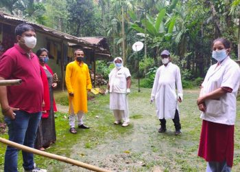 ঈদৰ আনন্দ পৰিহাৰ কৰি ক’ৰ’নাৰ বিৰুদ্ধে যুঁজিবলৈ ওলাই আহিছে এইসকল স্বাস্থ্যকৰ্মী