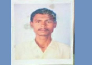 বাক্সাৰ আনন্দ বজাৰত হোম কোৱাৰেণ্টাইনত থকা ব্যক্তিৰ চিকিৎসাৰ অভাৱত মৃত্যু; কোভিড-১৯-ৰ পৰীক্ষা নকৰাকৈ জেচিবিৰে পুতি থলে মৃতদেহ