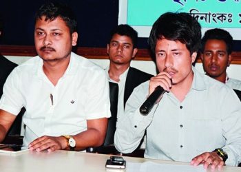 ছাত্ৰ-ছাত্ৰী সকলৰ বিভিন্ন সমস্যা সমাধানৰ দাবীৰে গুৱাহাটী বিশ্ববিদ্যালয়ৰ উপাচাৰ্য্যলৈ আইন ছাত্ৰ সন্থাৰ স্মাৰক পত্ৰ