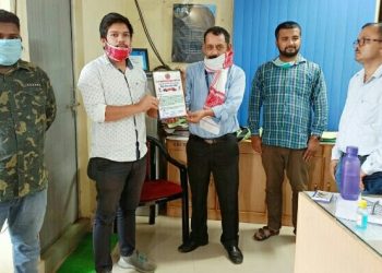 টীয়ক শাখা SBIৰ মহাপ্ৰবন্ধক গৌতম হাজৰিকাক আঞ্চলিক ছাত্ৰ সন্থাৰ বিদায় সম্বৰ্ধনা