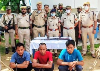 অগৰাতলিৰ গঁড় হত্যাত জড়িত চোৰাং চিকাৰী তিনিজনক গ্ৰেপ্তাৰ; এ কে ৮১ ৰাইফল উদ্ধাৰ