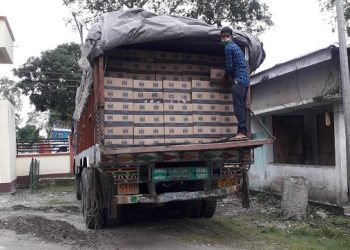বঙাইগাঁৱত বৃহৎ পৰিমাণৰ অৰুণাচলী সুৰা ভৰ্তি ট্ৰাক জব্দ