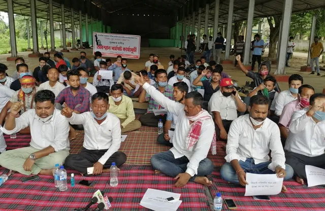 উত্তৰ-পূব কয়লাক্ষেত্ৰ কাৰ্যক্ষম ৰখাৰ দাবীত আছুসহ ১৪টা দল-সংগঠনৰ অৱস্থান ধৰ্মঘট