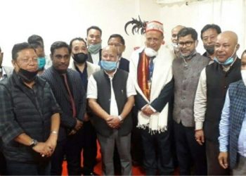 মেঘালয়ৰ মন্ত্ৰী আৰু বিধায়ক সকল কোভিড-১৯ প্ৰতিৰোধী, ‘বিজয়ী আলোকচ্চিত্ৰ’ ফ্ৰেমত একগোট সকলো