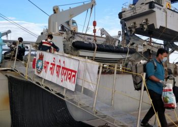 ‘অপাৰেশ্যন সমুদ্ৰ সেতু’; ভাৰতীয় নৌ সেনা বাহিনীয়ে মালদ্বীপৰ পৰা মঙলবাৰে ঘুৰাই আনিলে ১৯৮ গৰাকী ভাৰতীয় লোকক