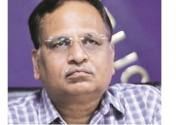 দিল্লী চৰকাৰৰ স্বাস্থ্য মন্ত্ৰী ক’ৰ’না পজিটিভ; দ্ৰুত আৰোগ্য কামনা কেজৰিৱালৰ