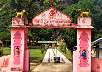 গোৱালপাৰাৰ ঐতিহাসিক শ্ৰী শ্ৰী টুক্ৰেশ্বৰী দেৱালয়ত চোৰে তলা ভাঙি লুটি নিলে সোণ-ৰূপ