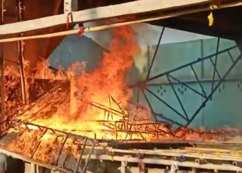 হাউলীৰ শতিকা প্ৰাচীন ৰাস মন্দিৰ ৰংগমঞ্চত অগ্নিকাণ্ড