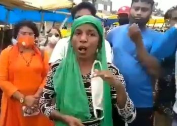 পদ পথত ফল বিক্ৰী কৰি জীৱন নিৰ্বাহ কৰিছে PHD ডিগ্ৰীধাৰী মহিলাই, কিন্তু কিয়?