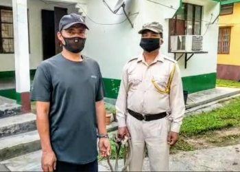 বোকাখাত আৰক্ষীৰ অভিযান, মণিপুৰৰ চোৰাচান্দপুৰৰ পৰা দুৰ্ধৰ্ষ গঁড় চিকাৰী আটক