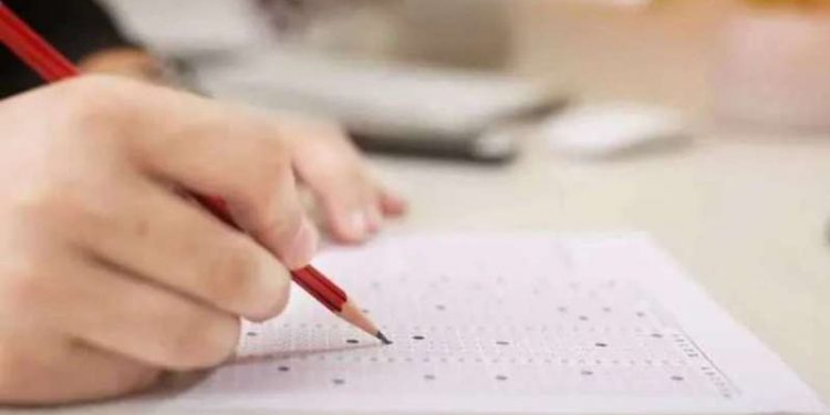 921253-neet-exams-1