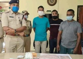ডিব্ৰুগড়ত আৰক্ষীৰ অভিযানত ব্ৰাউন চুগাৰ সহ ড্ৰাগছ সৰবৰাহকাৰী গ্ৰেপ্তাৰ