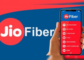 Free-JioFiber-calls-using-Landline-and-Smartphone