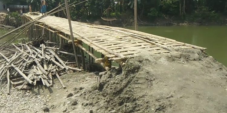ফটো : নৰ্থ-ইষ্ট নাও