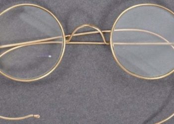 Mahatma-Gandhi-glasses-1024x512