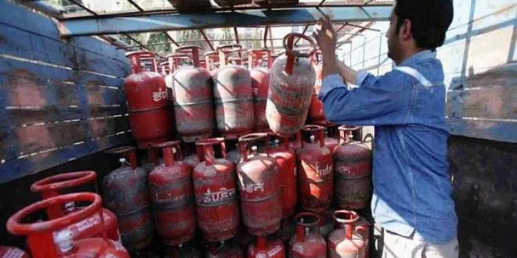 সাৱধান! ৰন্ধন গেছৰ নাটনিত ভূগিব পাৰে অসম তথা উত্তৰ-পূবৰ গ্ৰাহক