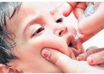 পলিঅ’ৰ বিপৰীতে দুটোপাল চেনিটাইজাৰ খুৱালে ১০ মহীয়া শিশুক