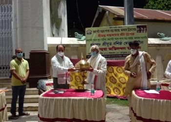 শ্ৰীমন্ত শংকৰদেৱ বঁটাপ্ৰাপক বশিষ্ঠ শৰ্মাক বৰপেটাত ৰাজহুৱা অভিনন্দন