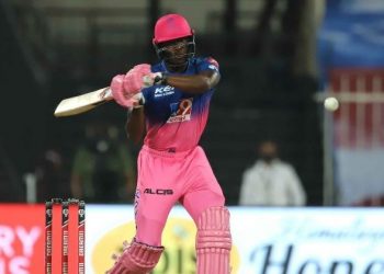 দুটা বলত চাৰিটা ছয়, ৮টা বলত ২৭ ৰানৰ বিস্ফোৰক ইনিংছ জোফ্ৰা আৰ্চাৰৰ