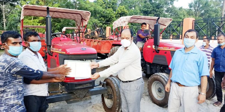 ফটো : নৰ্থ-ইষ্ট নাও