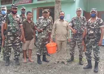 ভাৰত-ভূটান সীমান্তৰ নাগ্ৰীজুলিত দুষ্প্ৰাপ্য কেঁকো সাপ উদ্ধাৰ