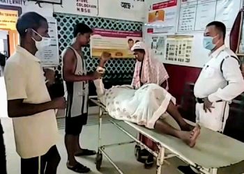 অমানৱীয় কাণ্ড; চলন্ত আল্ট্ৰা বাছৰ পৰা হেণ্ডিমেনে গতিয়ালে এগৰাকী মহিলাক