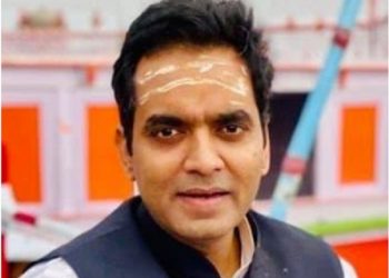 প্ৰতিৰক্ষা মন্ত্ৰী ৰাজনাথ সিঙৰ পুত্ৰ সাংসদ পংকজ সিং ক’ৰ’না প’জিটিভ