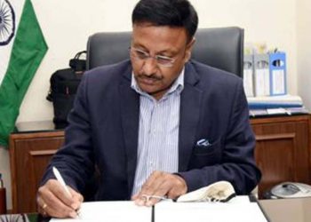 নিৰ্বাচন আয়ুক্ত হিচাপে দায়িত্বভাৰ গ্ৰহণ প্ৰাক্তন বিত্তীয় সচিৱ ৰাজীৱ কুমাৰৰ