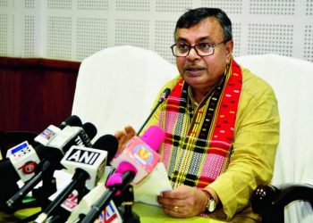 শিক্ষক সকলতকৈ গাহৰি পালক সকলে অধিক উপাৰ্জন কৰে; ত্ৰিপুৰাৰ শিক্ষা মন্ত্ৰীৰ বিতৰ্কিত মন্তব্য