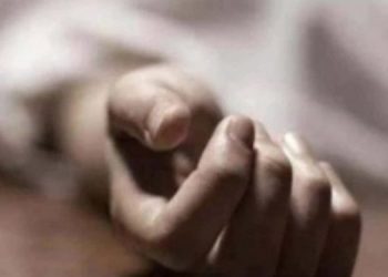 আইছ’লেশ্যন ৱাৰ্ডত ক’ৰ’নাত আক্ৰান্ত এগৰাকী ৫৪ বছৰীয়া মহিলাৰ চিপলৈ আত্মহত্যা