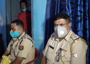 The-two-police-officers-in-Vigilance-Anti-Corruption-net.-Image-credit-Northeast-Now-1140x570