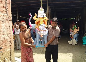 সীমিত লোকৰ উপস্থিতিত পুৰণিগুদাম আৰু চামগুৰিত অনুষ্টুপিয়াকৈ অনুষ্ঠিত হ’ব বিশ্বকৰ্মা পূজা
