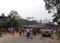 হালোৱাটিঙত অবৈধ মদৰ ঘাটি উচ্ছেদ কৰিবলৈ যোৱা আৰক্ষী-আবকাৰী বিভাগৰ দলক আক্ৰমণ