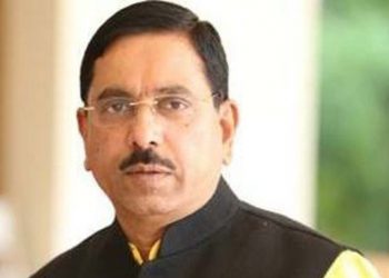 কেন্দ্ৰীয় সংসদীয় পৰিক্ৰমা মন্ত্ৰী প্ৰহ্লাদ যোশী কোভিড প’জিটিভ