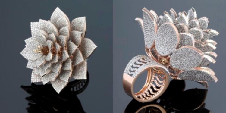 a record ring